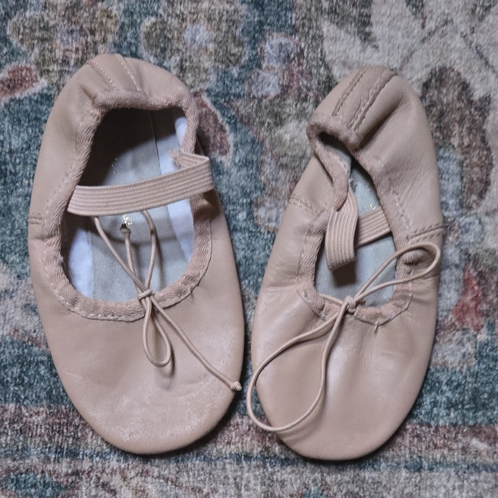 Dance Class Tan Dress Shoes for Elegant Performances